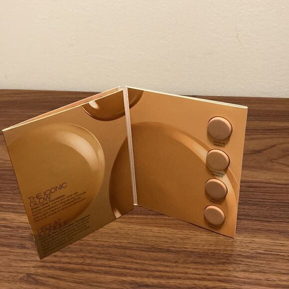 Nars Cosmetic Bag NWT plus Lipstick, Lip Balm and foundation samples. - Picture 6 of 6